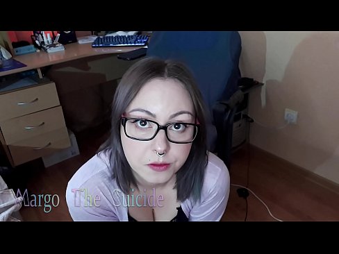 ❤️ Ọmọbinrin ti o ni gbese pẹlu awọn gilaasi buruja Dildo jinna lori Kamẹra ❤❌ Fidio furo ☑